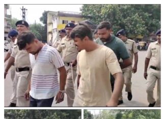 व्यवसाई से मारपीट करने वाले बदमाशों का निकाला जुलूस, पुलिस ने हथकडी लगाकर शहर में निकाला जुलूस