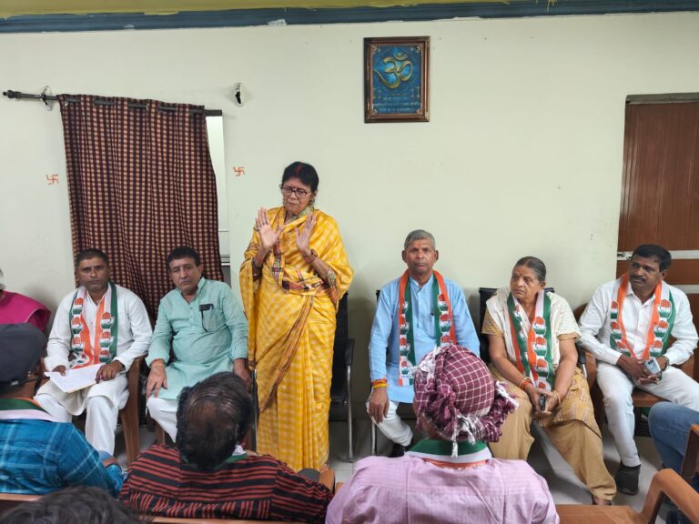 ज्योत्सना के समर्थन में सैकड़ों युवा कांग्रेस में शामिल,  कहा-कार्यकर्ताओं से बढ़ रही हमारी ताकत