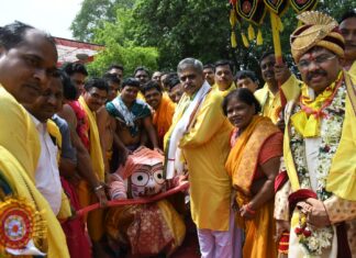 बालकोनगर में आयोजित जगन्नाथ रथ यात्रा उत्सव में उमड़े भक्तजन