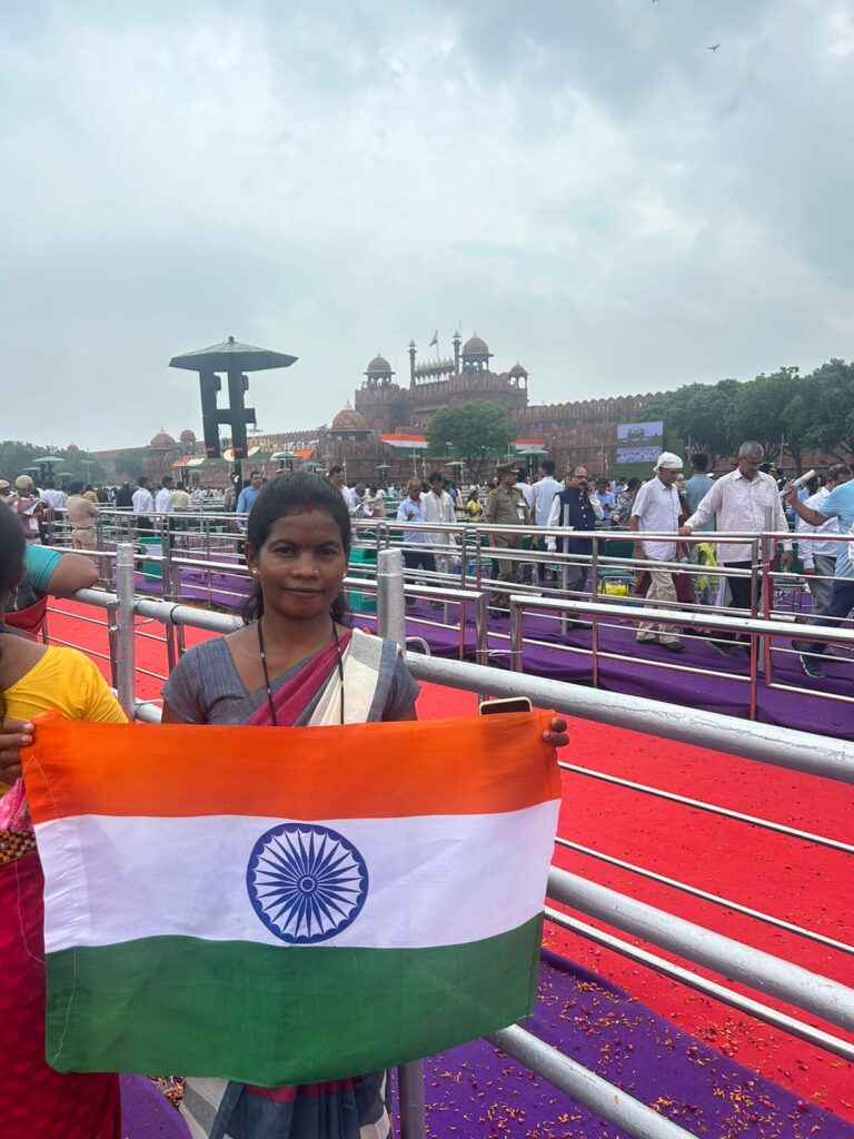 बालको से जुड़ी कृपा राठिया लाल किला समारोह में शामिल,मोर जल मोर माटी परियोजना से जुड़कर आर्थिक रूप से आत्मनिर्भर बनी