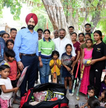 बालको ने राष्ट्रीय खेल दिवस के अवसर पर वितरित किये स्पोर्ट्स किट